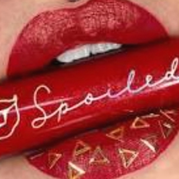 🌹5/$25 Sale Spoiled Cosmetics Liquid Lipstick Color Escort (RED) NEW in box - Picture 3 of 3